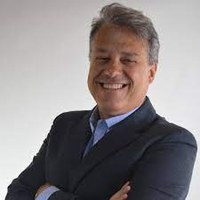 Publicação em uma das maiores editoras de divulgação científica do mundo